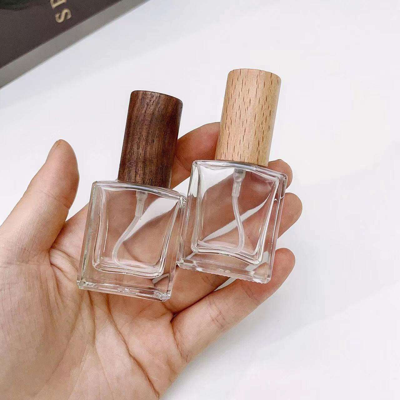 Прозрачная Толстая стеклянная  – обзор и цена Oud Perfume Spray