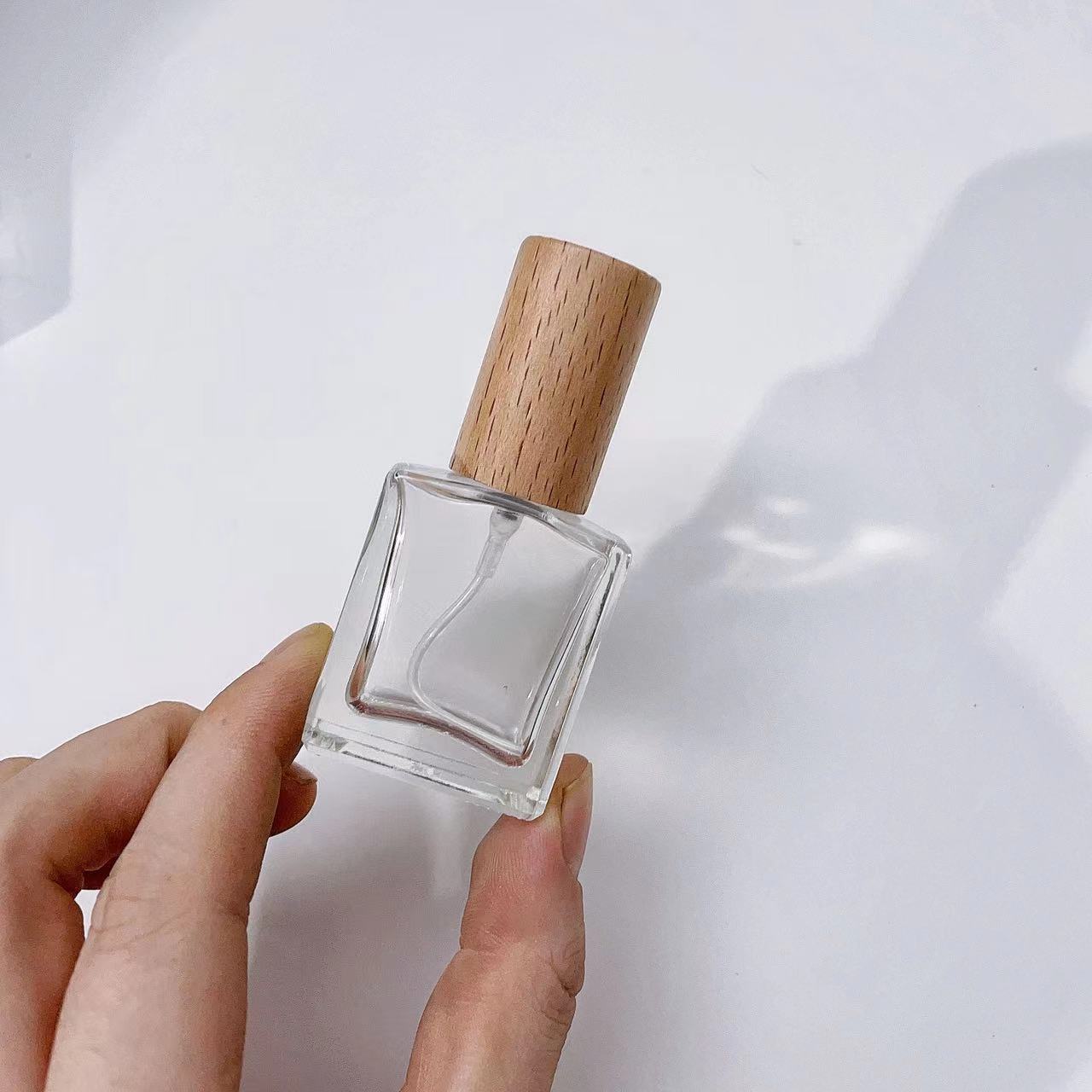 Прозрачная Толстая стеклянная  – обзор и цена Oud Perfume Spray